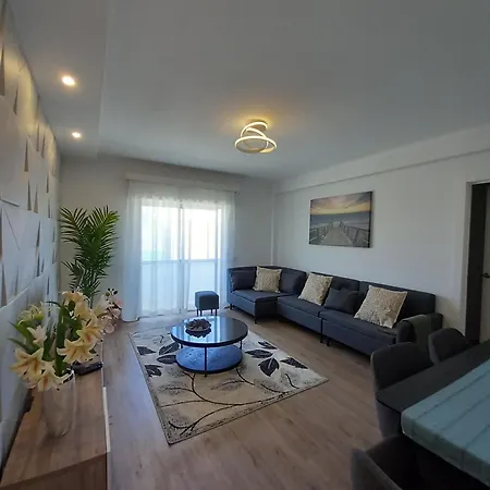 Maresia - Central Apartment